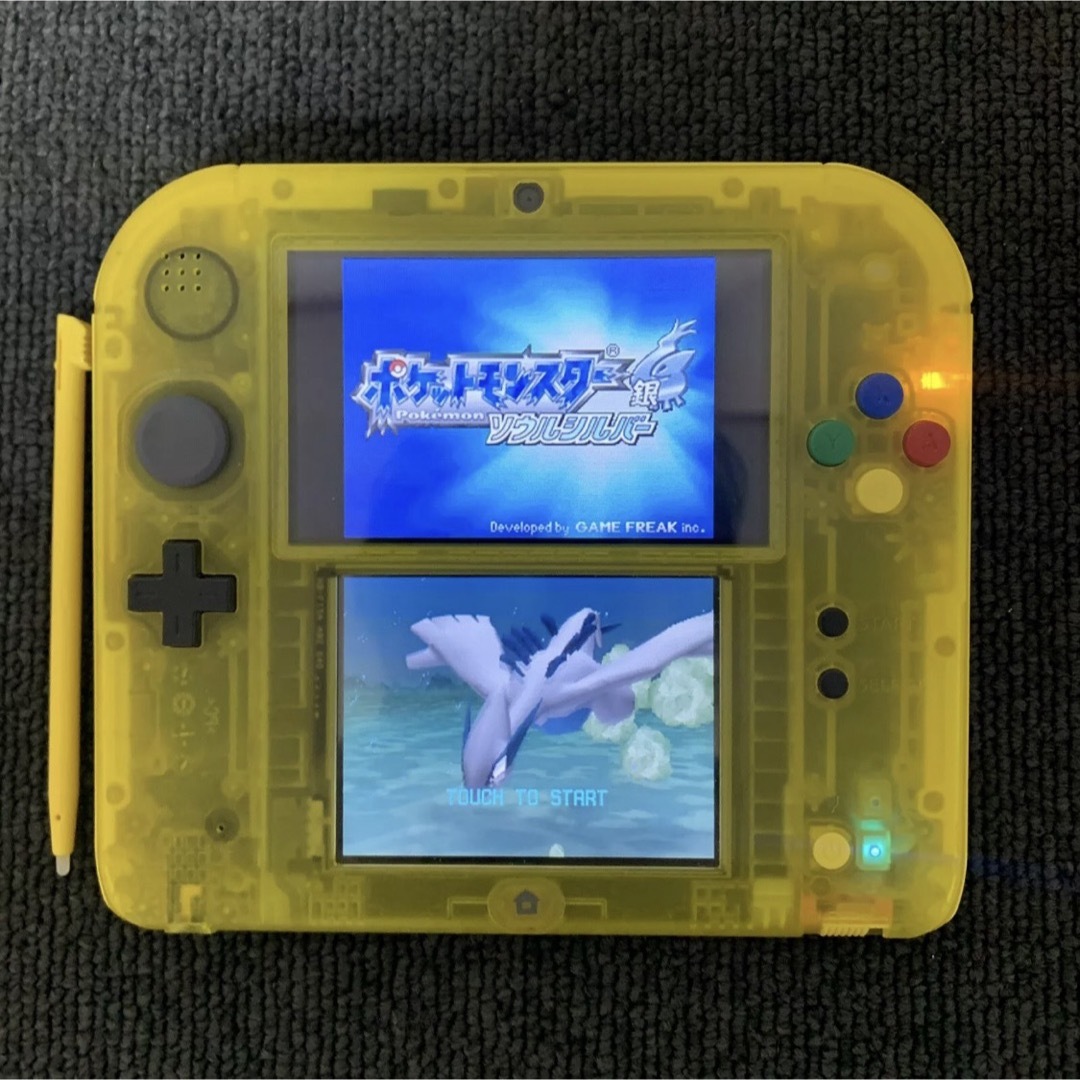 任天堂(ニンテンドウ)のNintendo 2DS 4GB ピカチュウエ イエロー ポケモンソウルシルバー エンタメ/ホビーのゲームソフト/ゲーム機本体(家庭用ゲーム機本体)の商品写真