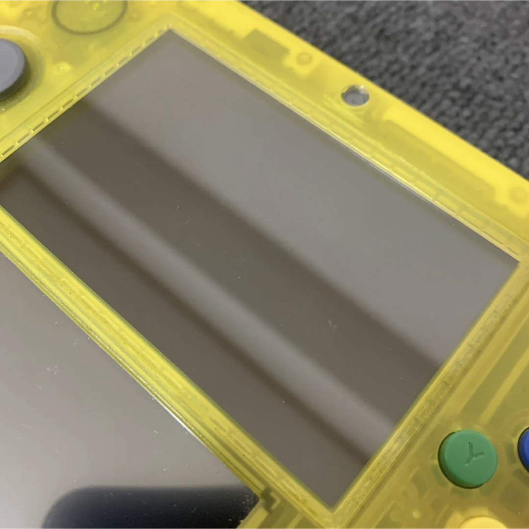 任天堂(ニンテンドウ)のNintendo 2DS 4GB ピカチュウエ イエロー ポケモンソウルシルバー エンタメ/ホビーのゲームソフト/ゲーム機本体(家庭用ゲーム機本体)の商品写真