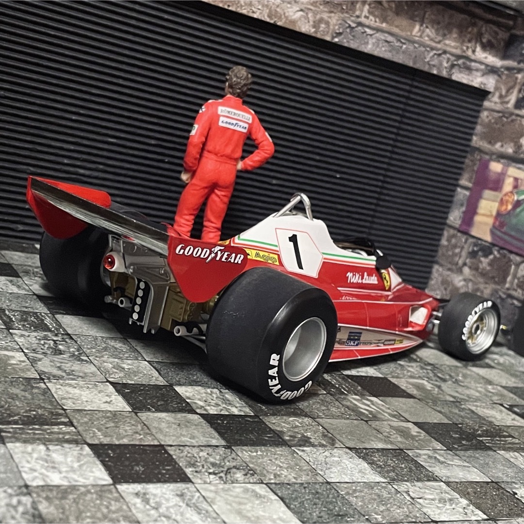 MATTEL(マテル)のラウダフィギュア付き 1/18 Mattel Elite フェラーリ 312T2 エンタメ/ホビーのおもちゃ/ぬいぐるみ(ミニカー)の商品写真