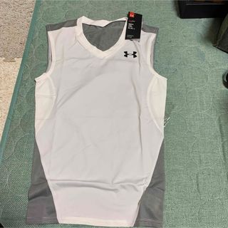 ★UNDER ARMOUR★ノースリーブシャツ　Mサイズ　新品　送料込み！