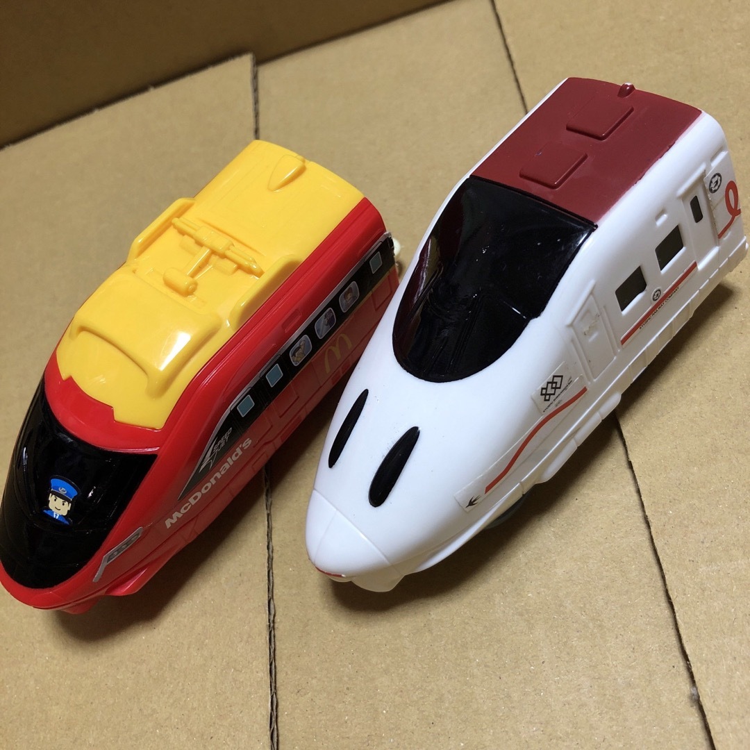 過去ハッピーセットプラレール2台 キッズ/ベビー/マタニティのおもちゃ(電車のおもちゃ/車)の商品写真