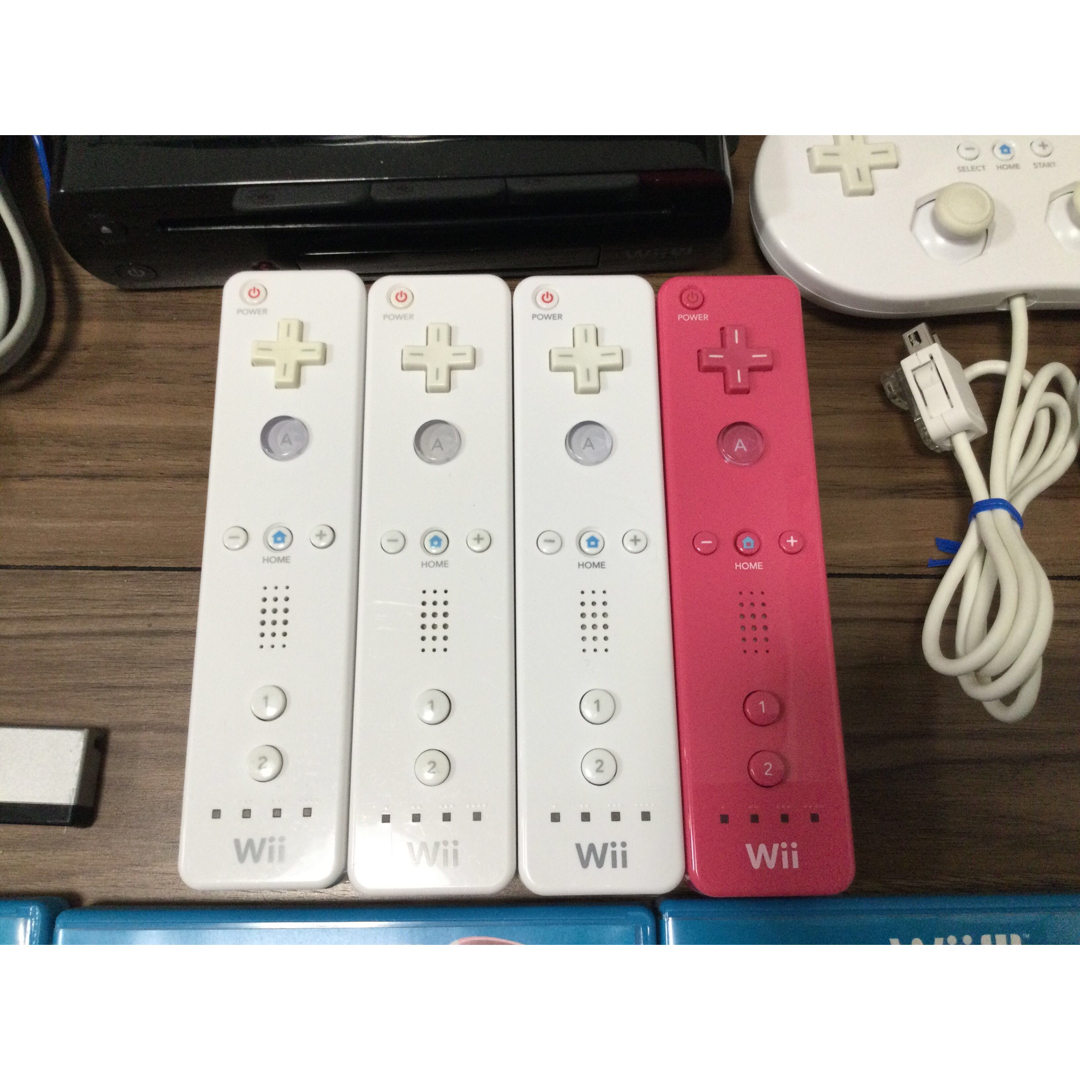 Wii U 本体　＋　ソフト11本セット エンタメ/ホビーのゲームソフト/ゲーム機本体(家庭用ゲーム機本体)の商品写真