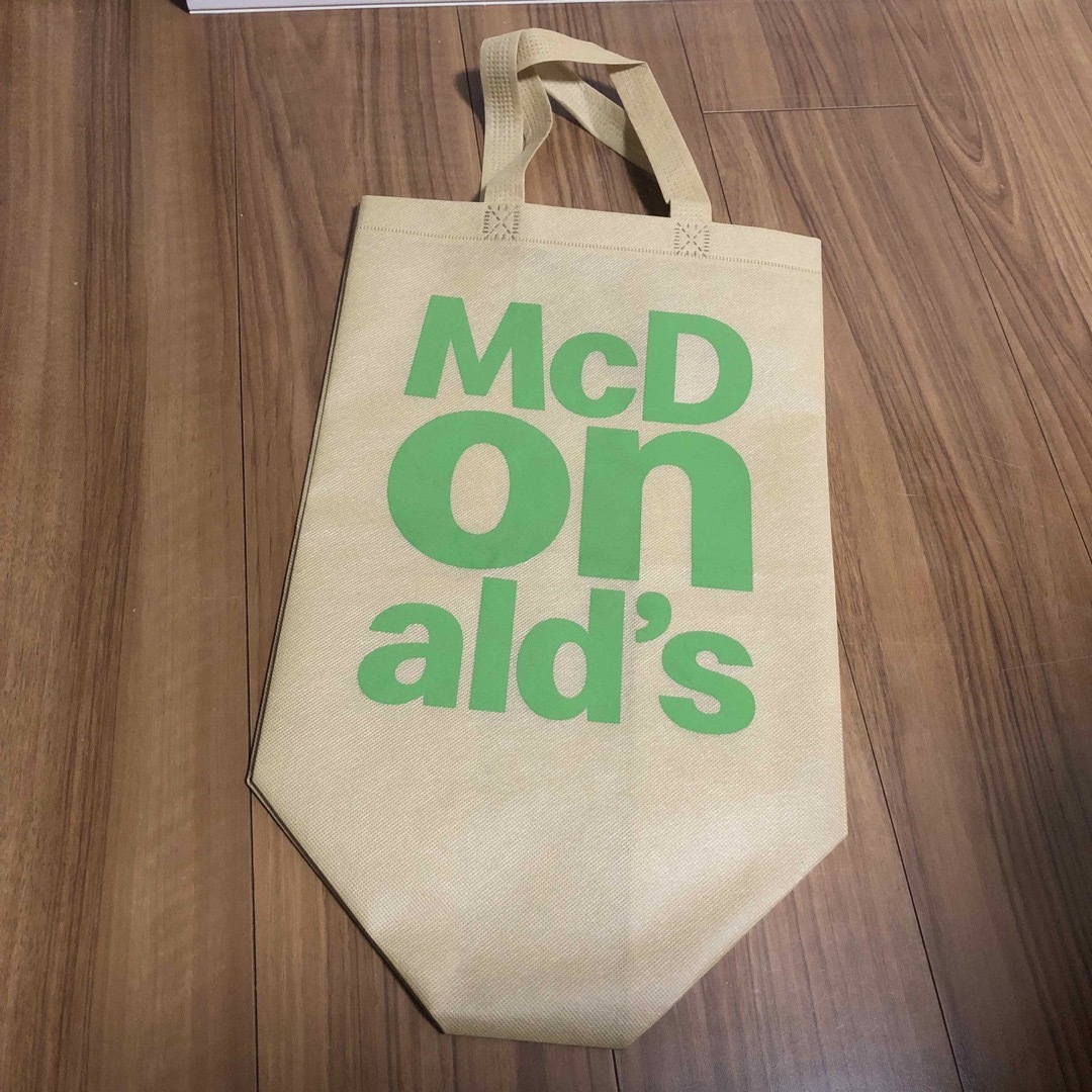 マクドナルド(マクドナルド)のマクドナルド　エコバッグ　不織布 レディースのバッグ(エコバッグ)の商品写真