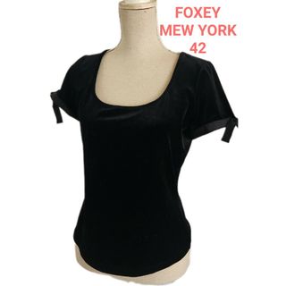 フォクシーニューヨーク(FOXEY NEW YORK)の大変美品　FOXEY  NEW YORK 可愛いベロアブラウス(シャツ/ブラウス(半袖/袖なし))