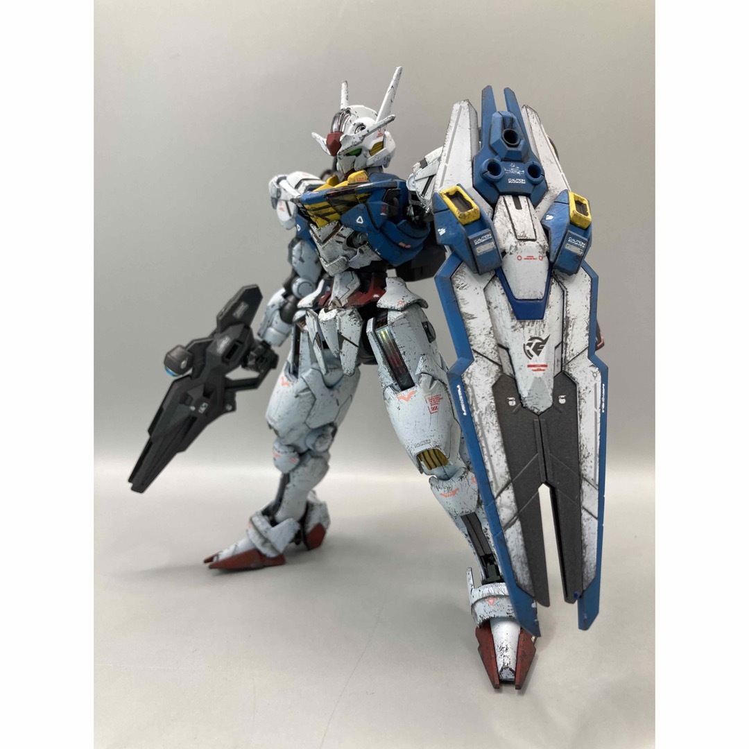 BANDAI(バンダイ)のガンプラ　改修・全塗装済み完成品　HG1/144 エアリアル＋フライトユニット エンタメ/ホビーのおもちゃ/ぬいぐるみ(模型/プラモデル)の商品写真