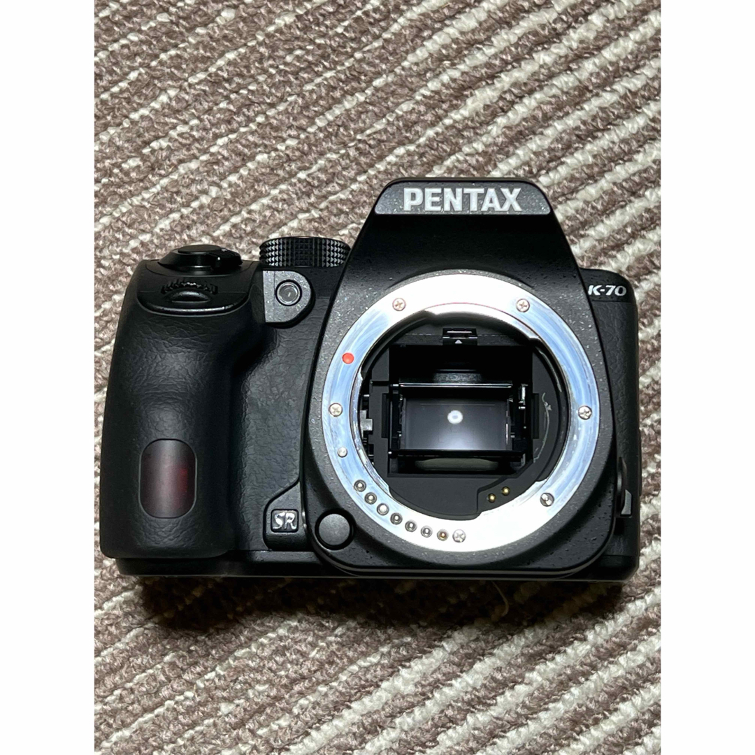 PENTAX(ペンタックス)のPENTAX K-70 18-135WRキット BLACK レンズキット スマホ/家電/カメラのカメラ(デジタル一眼)の商品写真