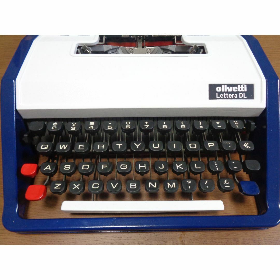 完動品olivetti Lettera DLタイプライター　フランストリコロール エンタメ/ホビーの美術品/アンティーク(その他)の商品写真