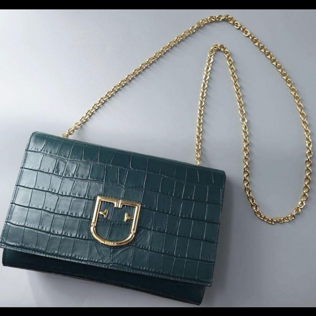 Furla(フルラ)のFURLAヴィヴァミニポシェット クロコ型押し ショルダーバッグ 緑 フラップ レディースのバッグ(ショルダーバッグ)の商品写真