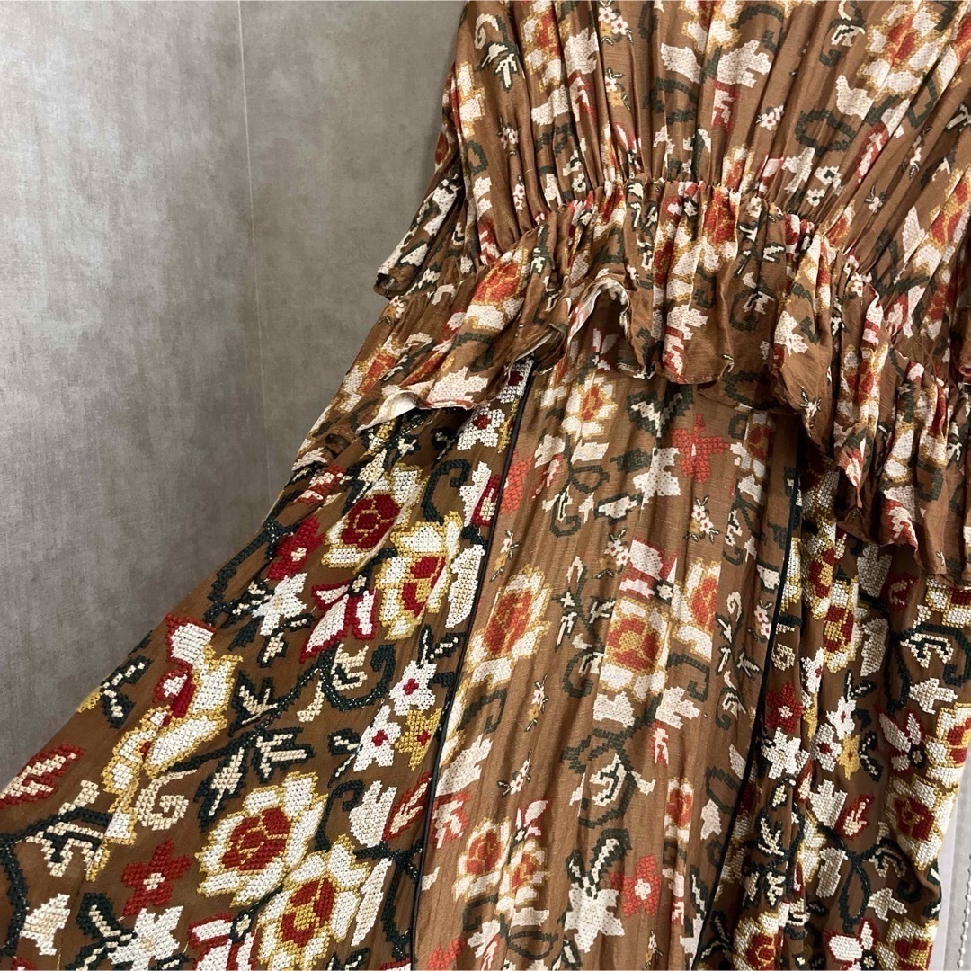 MULLER(ミューラー)のmuller ミュラー　花柄　刺繍　ワンピース レディースのワンピース(ロングワンピース/マキシワンピース)の商品写真