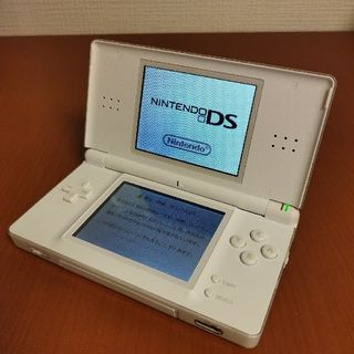 ニンテンドーDS(ニンテンドーDS)の【動作確認済】本体と充電器のみ DS Lite ホワイト(携帯用ゲーム機本体)