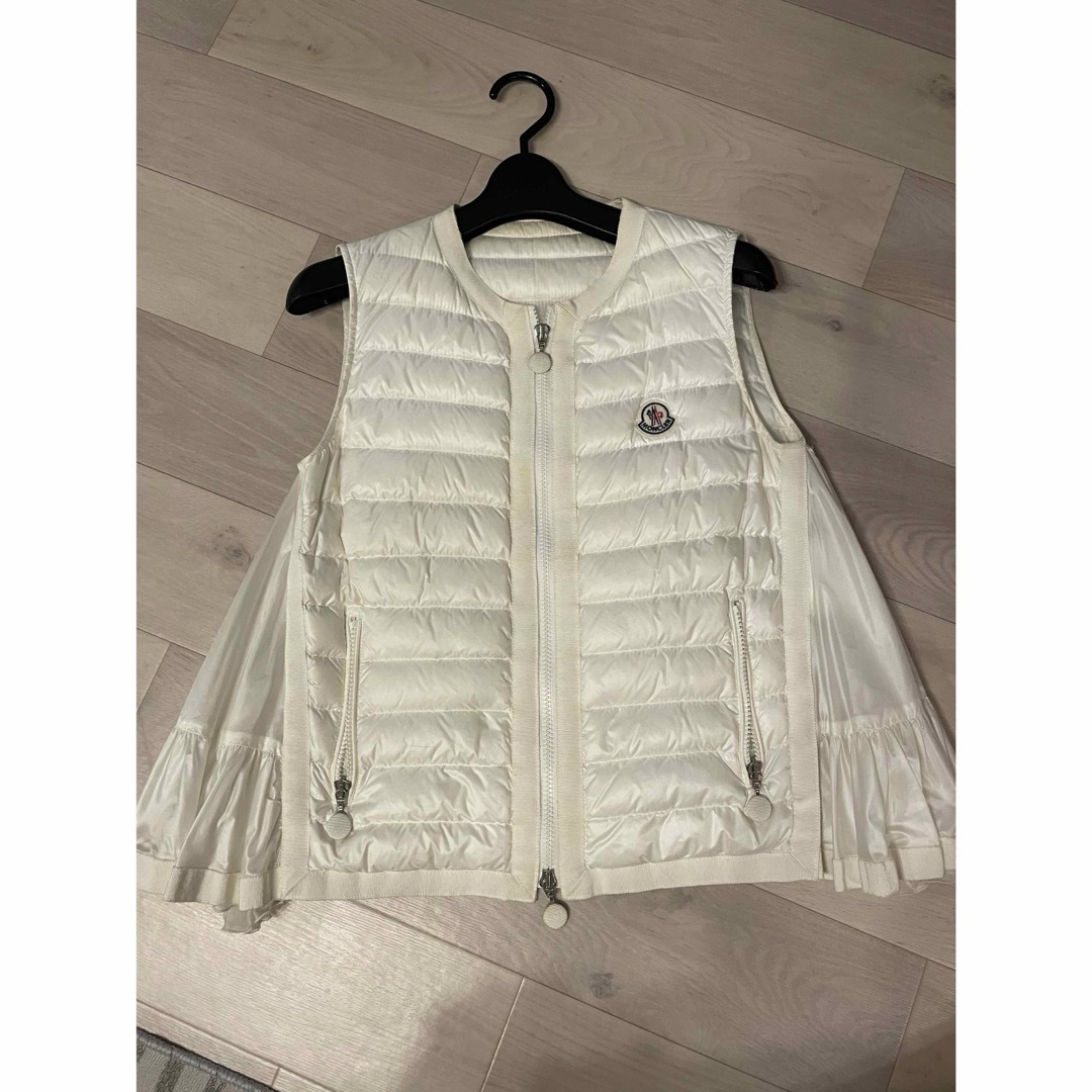 MONCLER(モンクレール)の♡モンクレール　ベスト レディースのジャケット/アウター(ダウンベスト)の商品写真