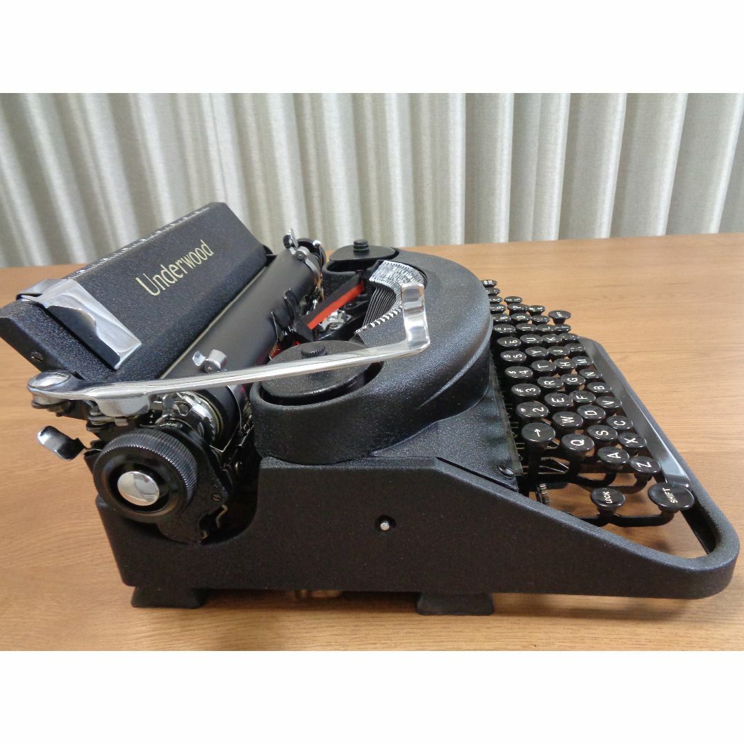 実働品　UNDERWOOD Noiseless77 アンダーウッドタイプライター エンタメ/ホビーの美術品/アンティーク(その他)の商品写真