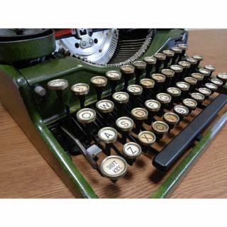 実働品　UNDERWOOD FOUR BANK タイプライター　ヴァイオレット(その他)