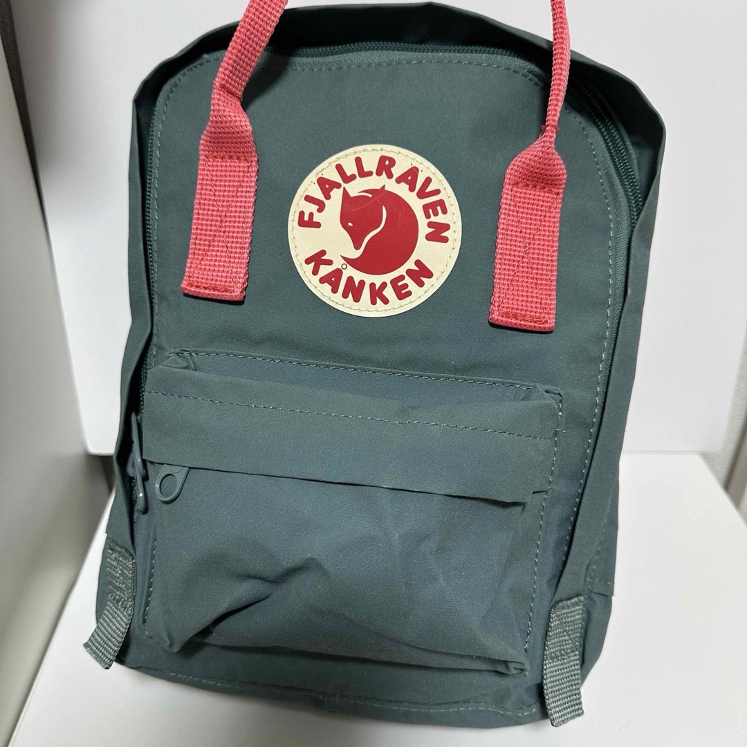 FJALLRAVEN KANKEN(フェールラーベンカンケン)のFJALLRAVEN kanken mini キッズ/ベビー/マタニティのこども用バッグ(リュックサック)の商品写真