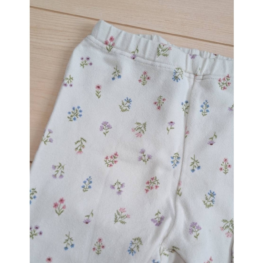 UNIQLO(ユニクロ)のユニクロ　80cm　花柄ズボン　2枚セット キッズ/ベビー/マタニティのベビー服(~85cm)(パンツ)の商品写真