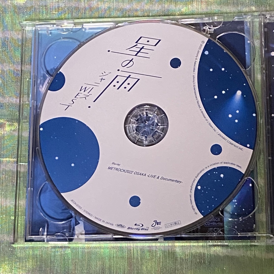 ジャニーズWEST(ジャニーズウエスト)のジャニーズWEST WEST. 星の雨　バンダナ付き エンタメ/ホビーのCD(ポップス/ロック(邦楽))の商品写真