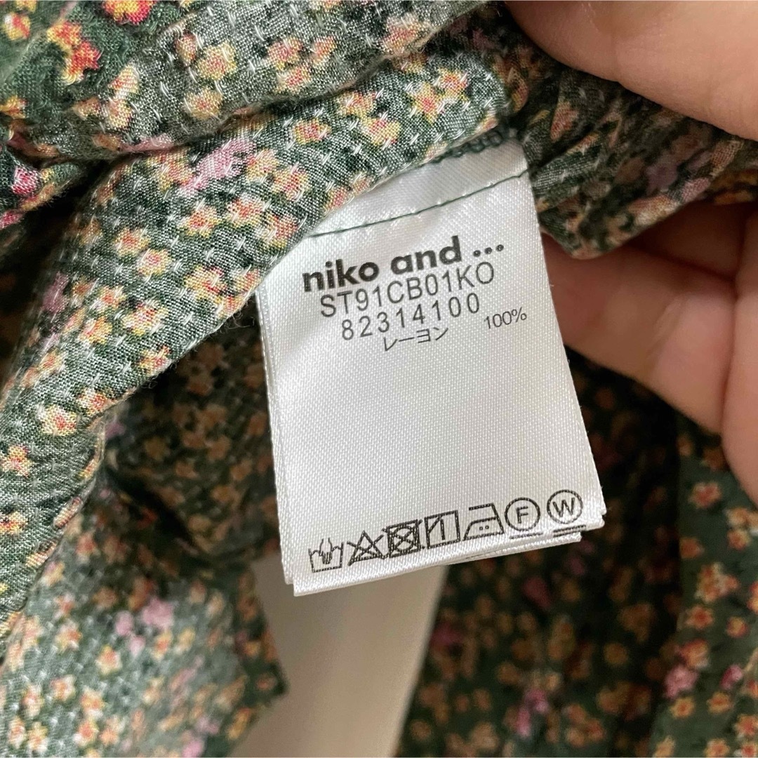 niko and...(ニコアンド)のnico and…ニコアンド/小花柄長袖ブラウスL size/グリーン レディースのトップス(シャツ/ブラウス(長袖/七分))の商品写真