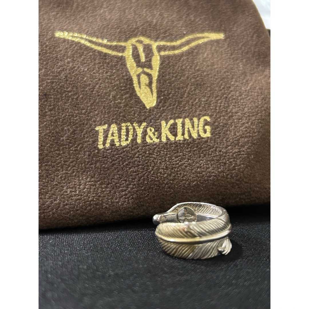 TADY&KING(タディアンドキング)のTADY&KING フェザーリング剣先K18ピンキー メンズのアクセサリー(リング(指輪))の商品写真