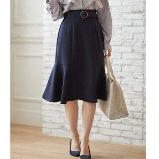 トッコクローゼット(TOCCO closet)のベッコウバックルベルト付きマーメイドスカート／ネイビー(ひざ丈スカート)