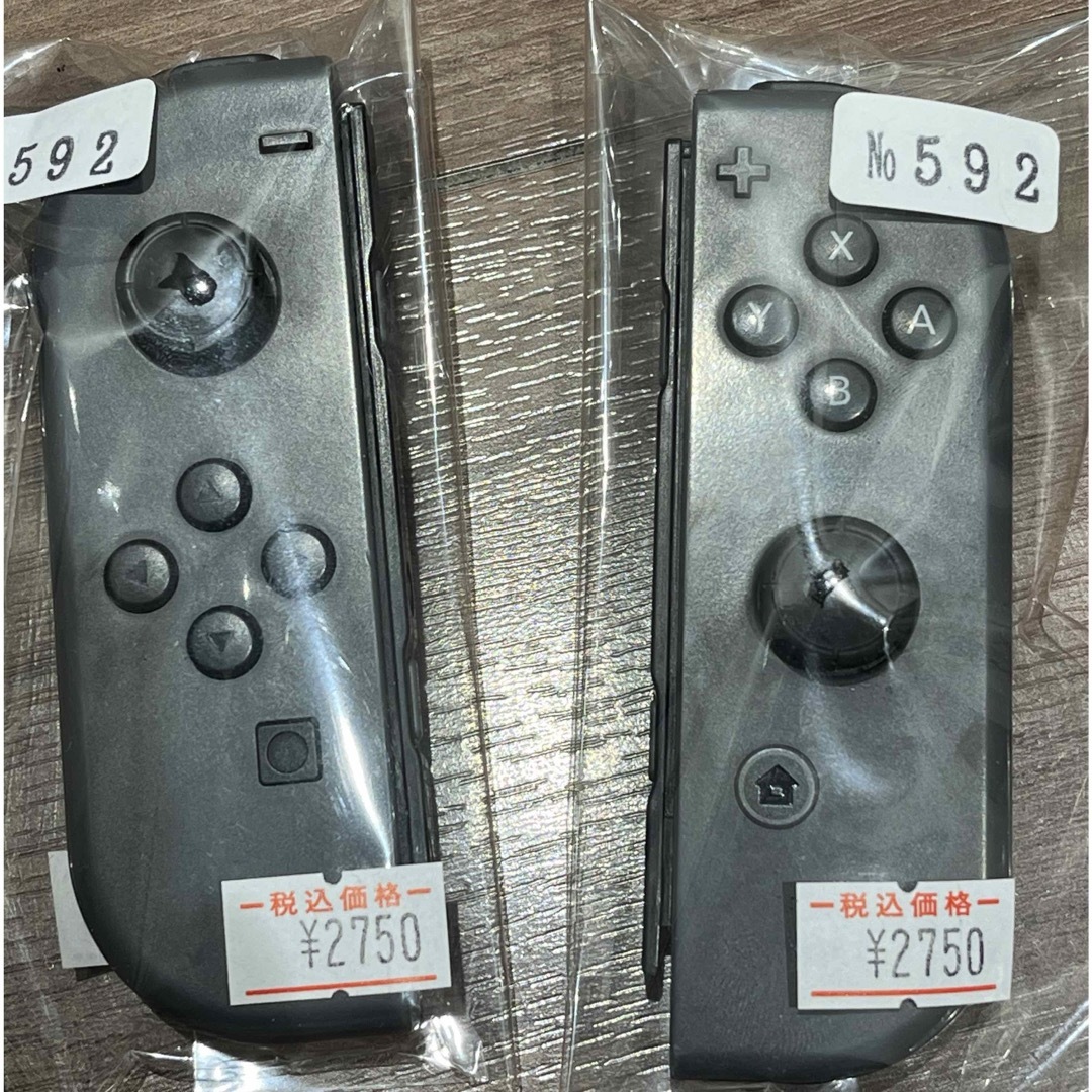 Nintendo Switch(ニンテンドースイッチ)の☆実働品☆Switch本体☆ジョイコン左右セット☆Nintendo☆送料込☆ エンタメ/ホビーのゲームソフト/ゲーム機本体(携帯用ゲーム機本体)の商品写真