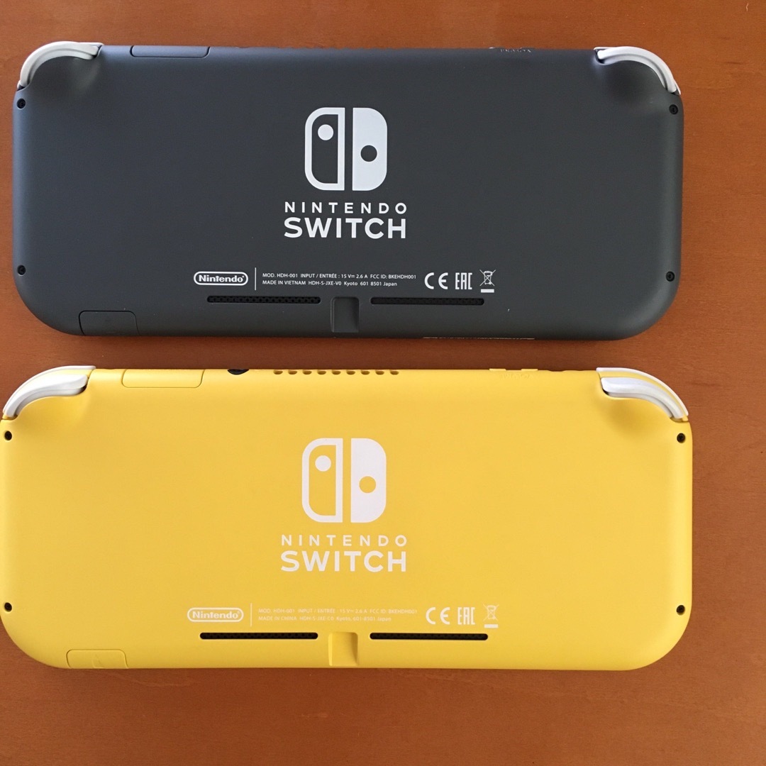 Nintendo Switch(ニンテンドースイッチ)のNintendo Switch Lite 本体 2台＋MicroSD 2枚セット エンタメ/ホビーのゲームソフト/ゲーム機本体(家庭用ゲーム機本体)の商品写真