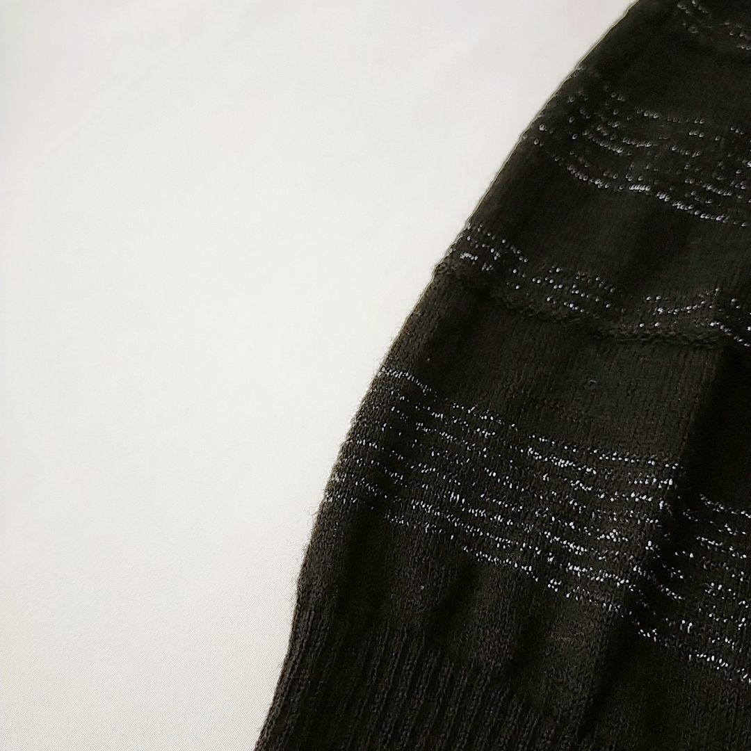 UNTITLED(アンタイトル)の美品✨　アンタイトル　長袖薄手ニット　ロング丈　ラメ糸　Ｍ　サイドボタン レディースのトップス(ニット/セーター)の商品写真
