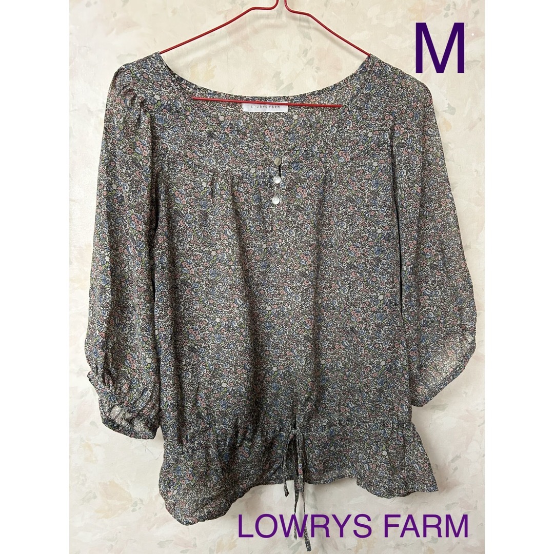 LOWRYS FARM(ローリーズファーム)のローリーズファーム　花柄ブラウス　M レディースのトップス(チュニック)の商品写真