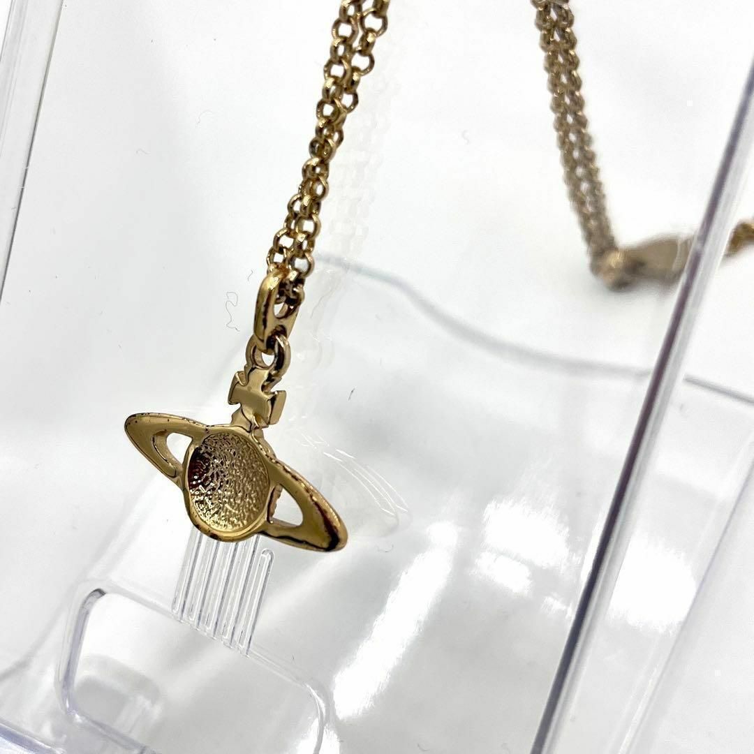 Vivienne Westwood(ヴィヴィアンウエストウッド)の【良品】ヴィヴィアンウエストウッド　ネックレス　ミニバス　レリーフ　オーブ　金 レディースのアクセサリー(ネックレス)の商品写真