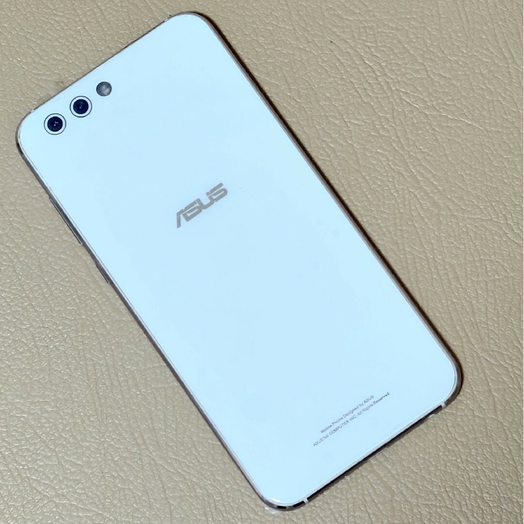 ASUS(エイスース)の◆ZE554KL◆㊻ASUS ZenFone4 ZE554KL Z01KDA スマホ/家電/カメラのスマートフォン/携帯電話(スマートフォン本体)の商品写真