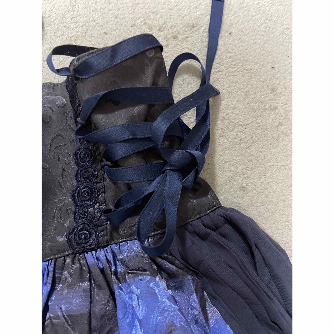 axes femme(アクシーズファム)のジェルブロウローズスカート(紺) レディースのスカート(ひざ丈スカート)の商品写真