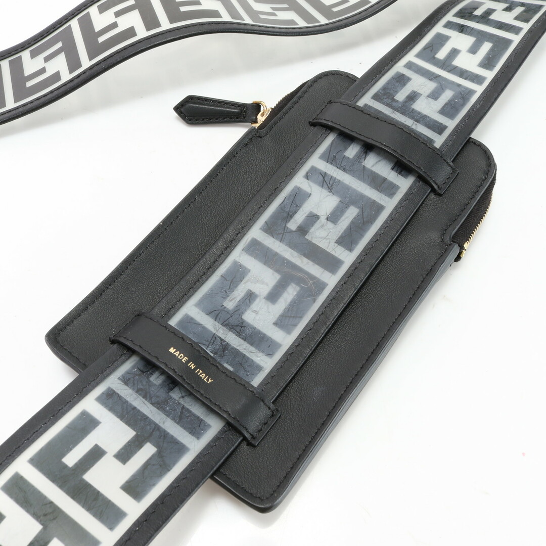 FENDI(フェンディ)の美品 フェンディ ストラップユー FF ズッカ PVC ショルダーストラップ レザー スマホ ケース 付 バッグ メンズ レディース EEM T12-5 メンズのバッグ(その他)の商品写真