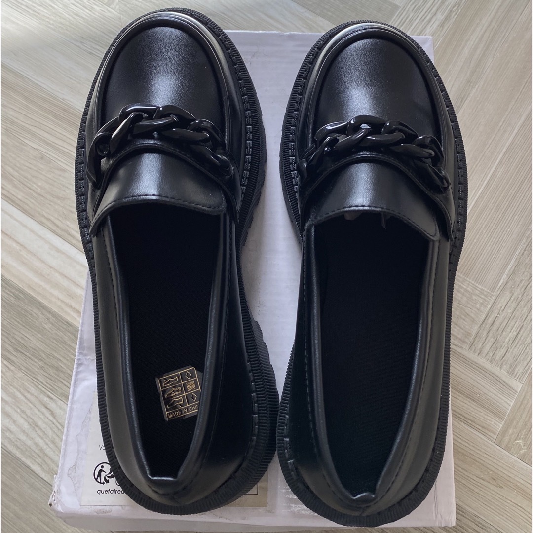 SHEIN(シーイン)のローファー　チェーン　24.5 ブラック　SHEIN レディースの靴/シューズ(ローファー/革靴)の商品写真