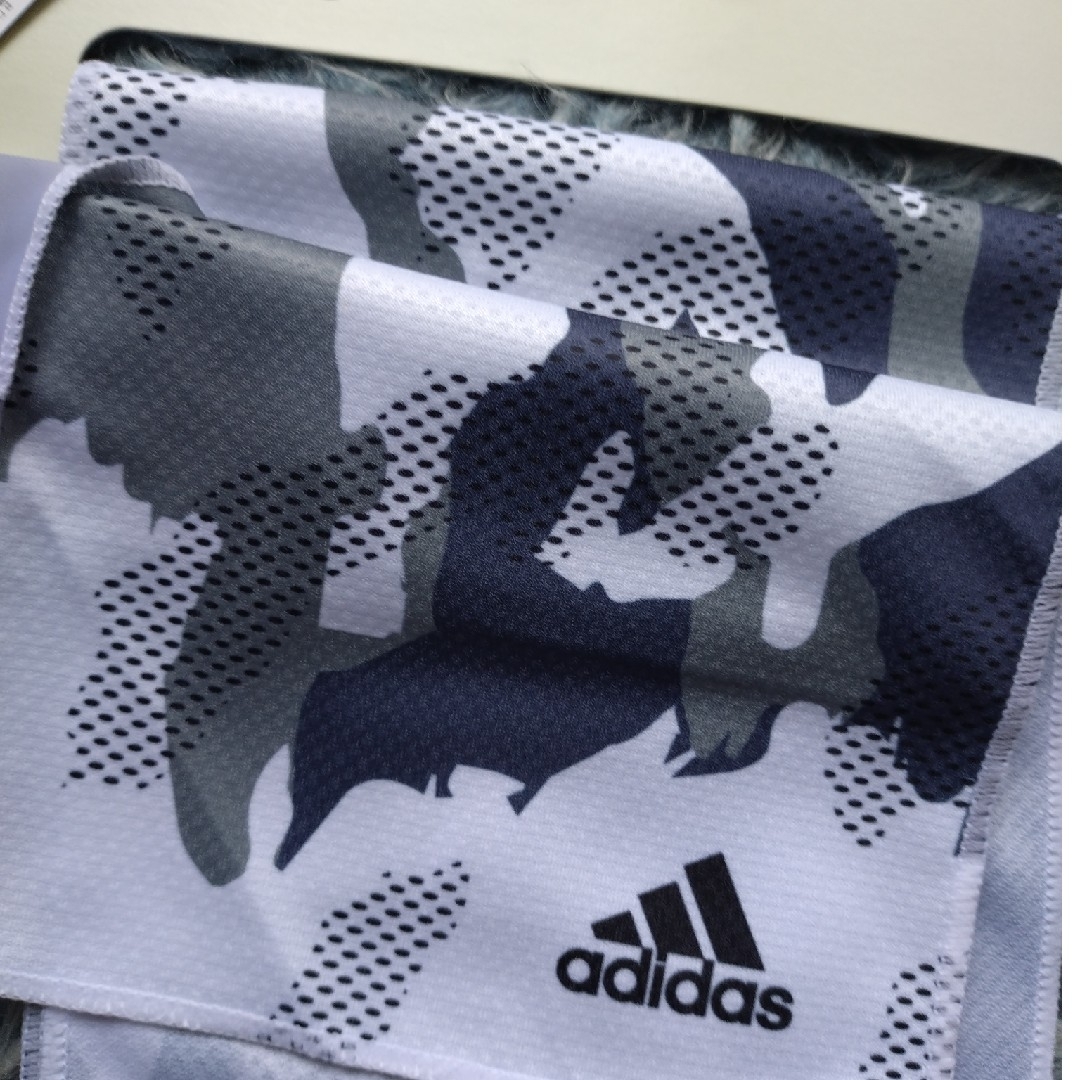 adidas(アディダス)のアディダス　ネッククーラー キッズ/ベビー/マタニティのこども用ファッション小物(その他)の商品写真