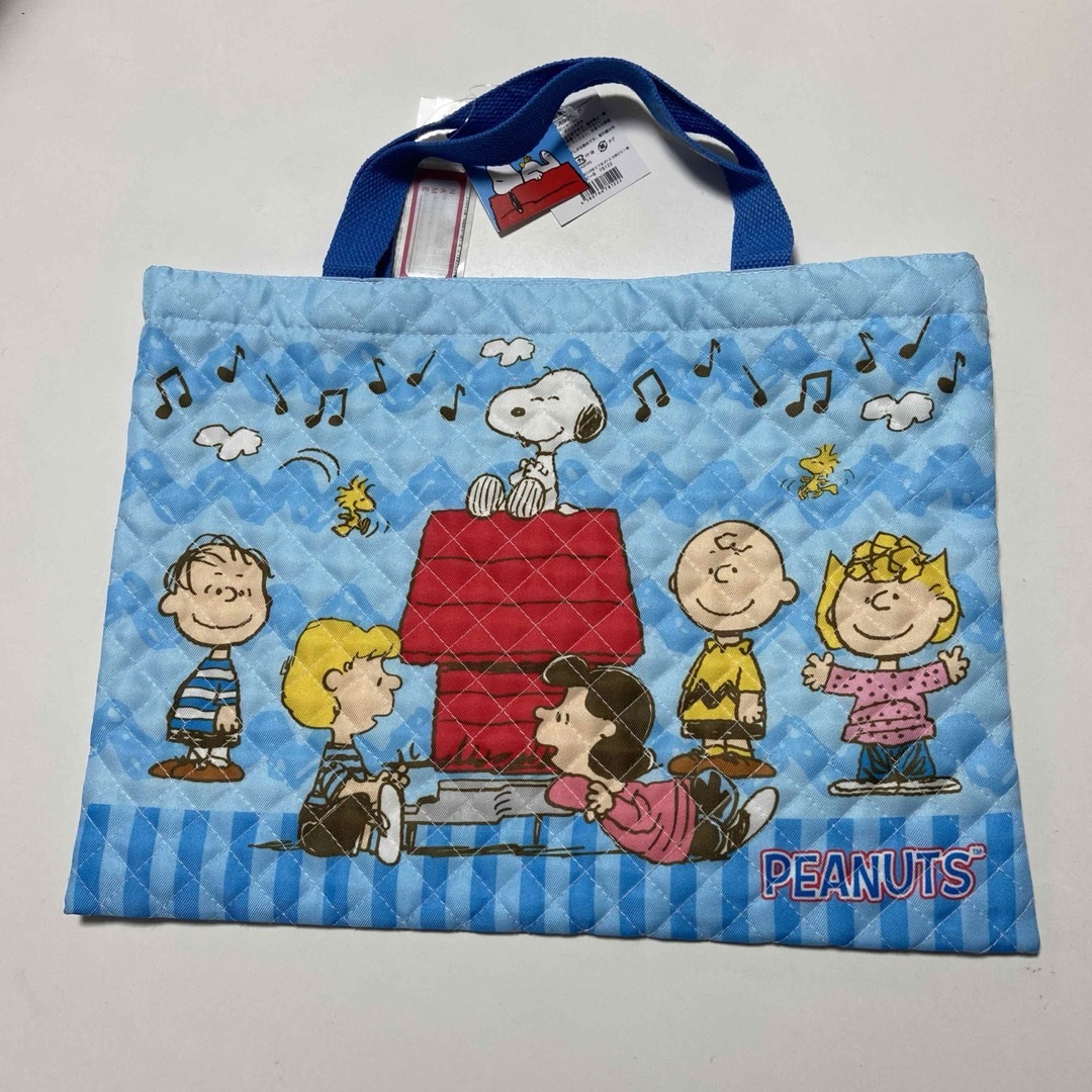 PEANUTS(ピーナッツ)の新品　ピーナッツ　キルト　レッスンバッグ　シューズバッグ　ネームラベル付き キッズ/ベビー/マタニティのこども用バッグ(レッスンバッグ)の商品写真