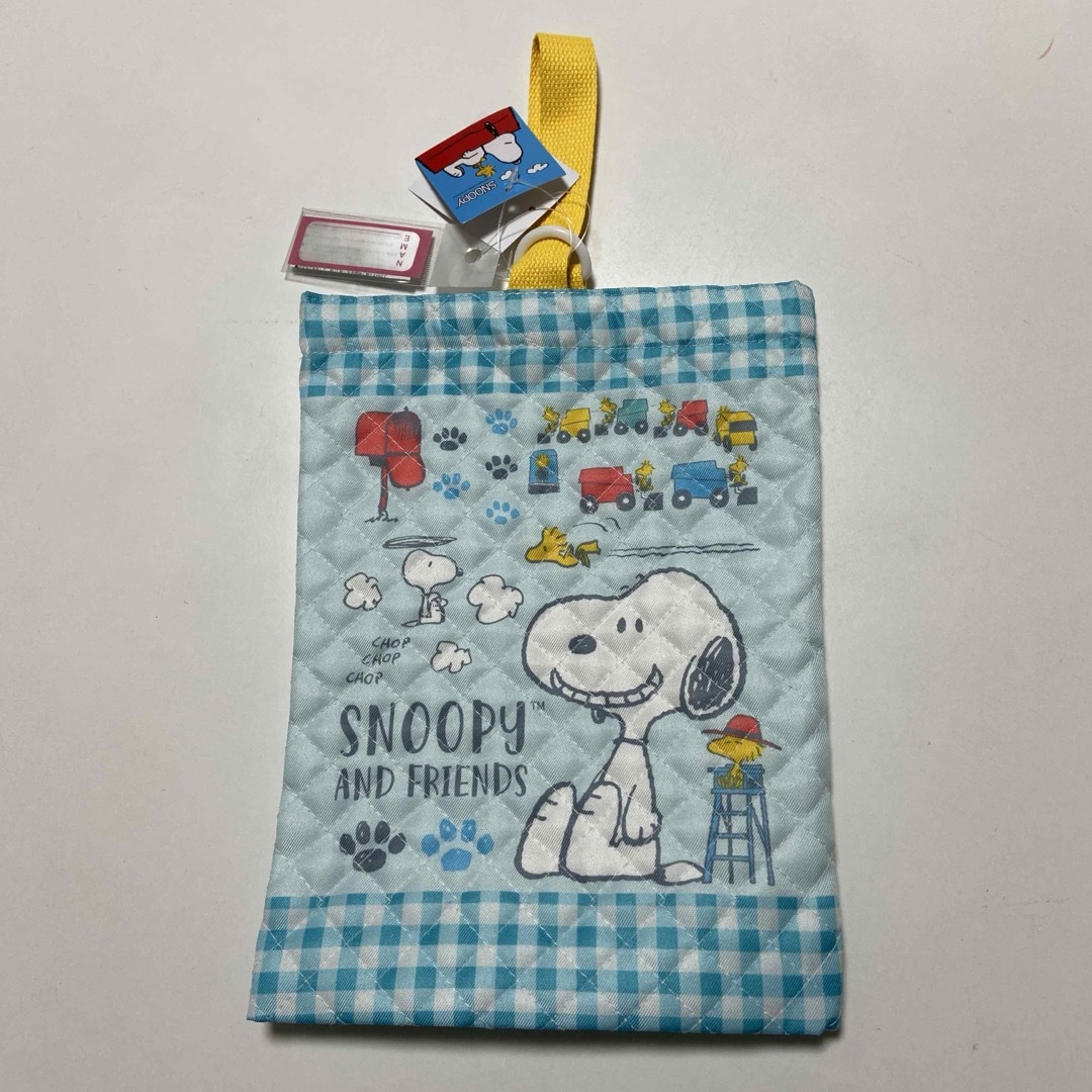 SNOOPY(スヌーピー)の新品　スヌーピー　キルト　レッスンバッグ　シューズバッグ　ネームラベル付き キッズ/ベビー/マタニティのこども用バッグ(レッスンバッグ)の商品写真