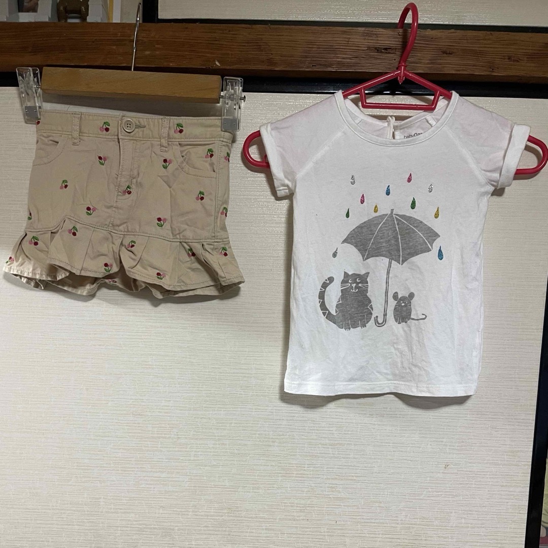 babyGAP(ベビーギャップ)のスカート95　半袖Tシャツ90 キッズ/ベビー/マタニティのキッズ服女の子用(90cm~)(Tシャツ/カットソー)の商品写真