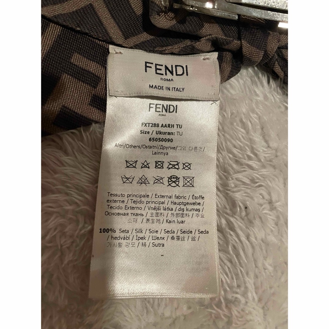 FENDI(フェンディ)のFENDI フェンディ ズッカ リボンバレッタ ヘアクリップ レディースのヘアアクセサリー(バレッタ/ヘアクリップ)の商品写真