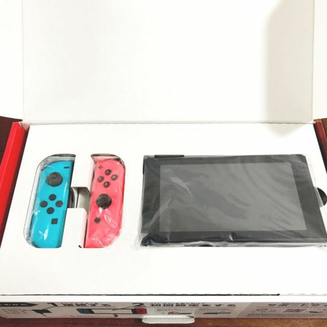 Nintendo Switch(ニンテンドースイッチ)の☆未使用☆Nintendo Switch(スイッチ) & キャリーバッグ エンタメ/ホビーのゲームソフト/ゲーム機本体(携帯用ゲーム機本体)の商品写真