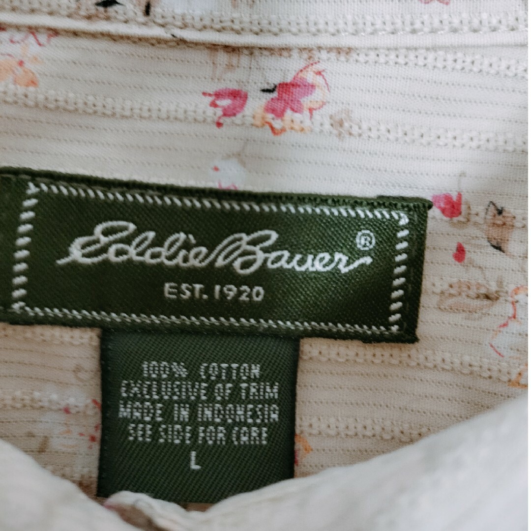 Eddie Bauer(エディーバウアー)のエディバウアー　花柄シャツ　コットン100％ レディースのトップス(シャツ/ブラウス(長袖/七分))の商品写真