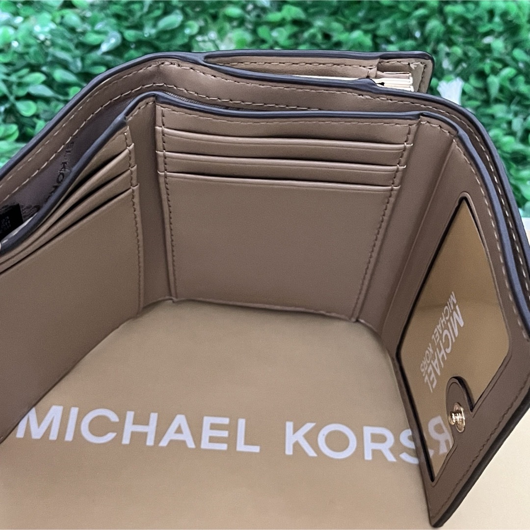 Michael Kors(マイケルコース)のマイケルコース☆新品☆JET SET レザー 三つ折り財布/グリーン 緑 レディースのファッション小物(財布)の商品写真