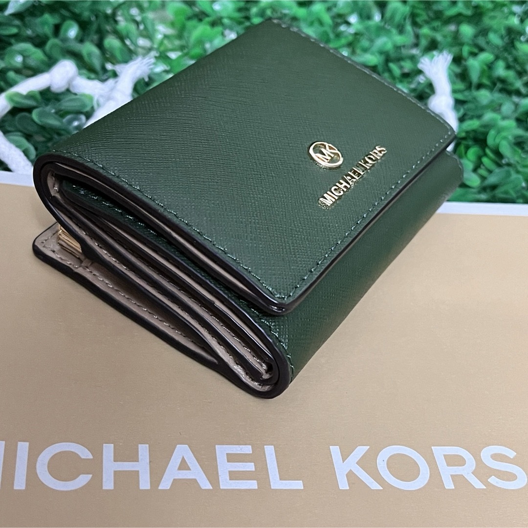 Michael Kors(マイケルコース)のマイケルコース☆新品☆JET SET レザー 三つ折り財布/グリーン 緑 レディースのファッション小物(財布)の商品写真