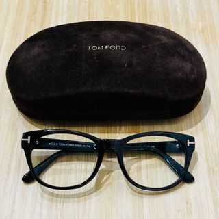 TOM FORD - TOMFORDメガネケースの通販 by mamasan's shop|トム TOM FORD - TOMFORDメガネケースの通販 by mamasan's shop|トム