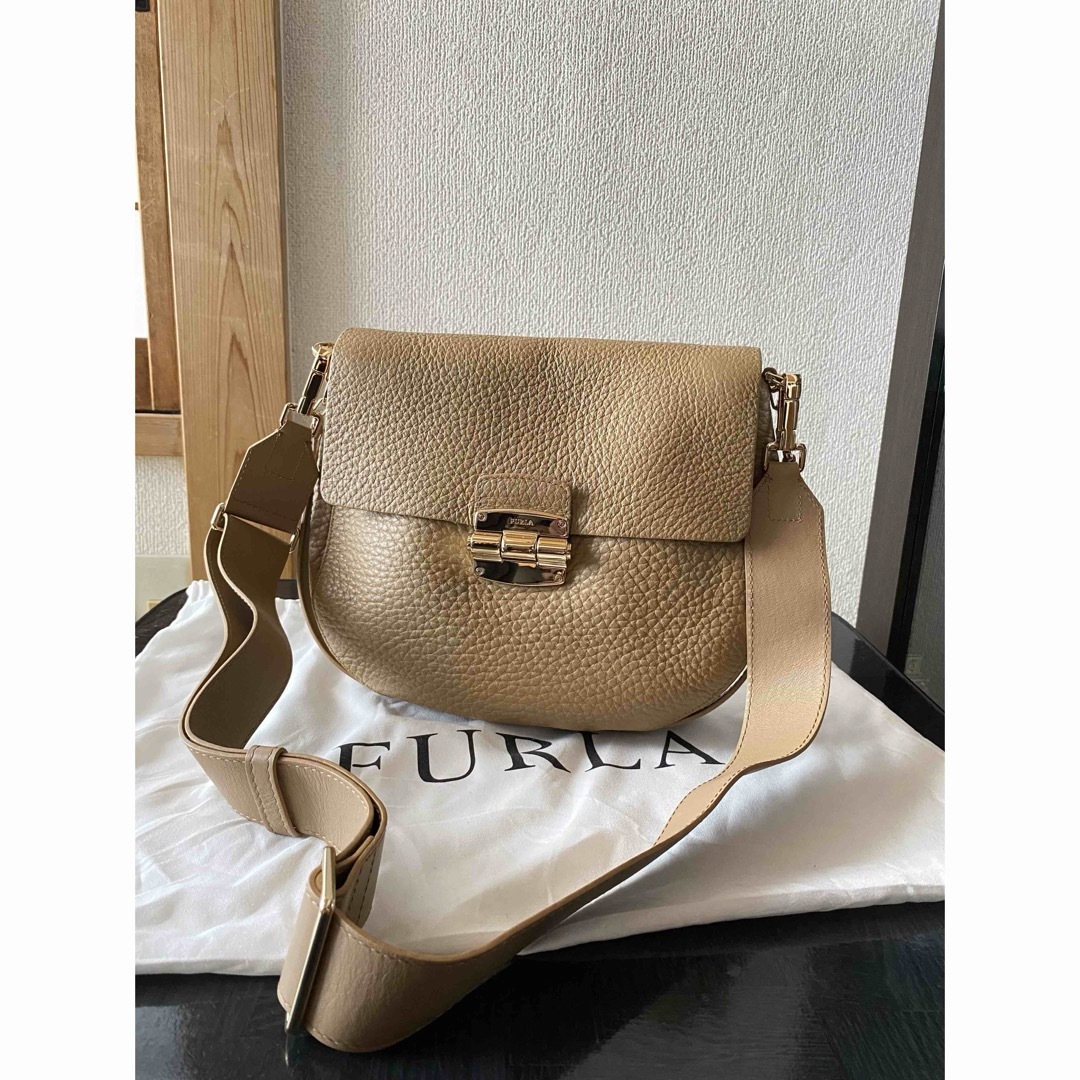 Furla(フルラ)の美品 フルラ FURLA ショルダーバッグ 2way ベージュ系 レディースのバッグ(ショルダーバッグ)の商品写真