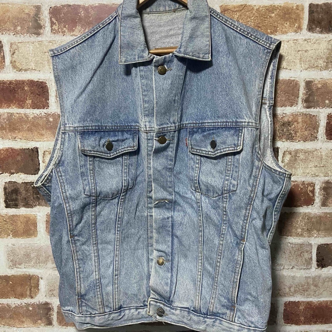 Levi's(リーバイス)のR66 LEVI’S デニムベスト 古着 デニム リメイクベスト リーバイス メンズのトップス(ベスト)の商品写真