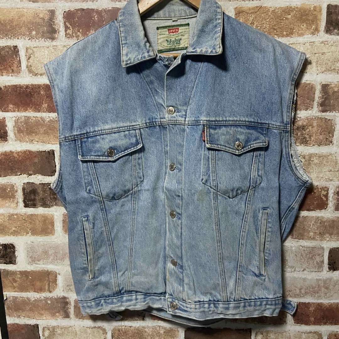 Levi's(リーバイス)の【90s】R67 LEVI’S デニムベスト 古着 デニム リメイクベスト メンズのトップス(ベスト)の商品写真