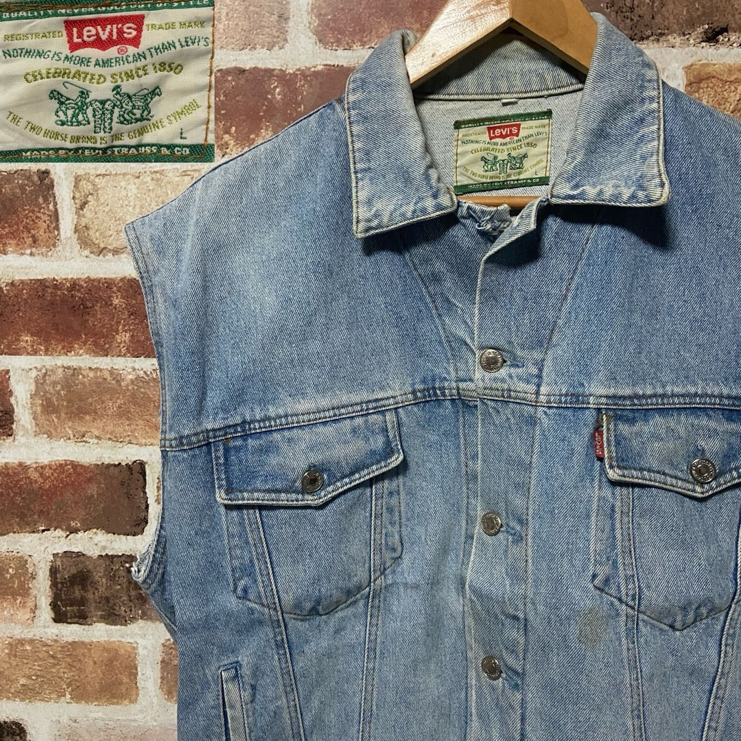 Levi's(リーバイス)の【90s】R67 LEVI’S デニムベスト 古着 デニム リメイクベスト メンズのトップス(ベスト)の商品写真