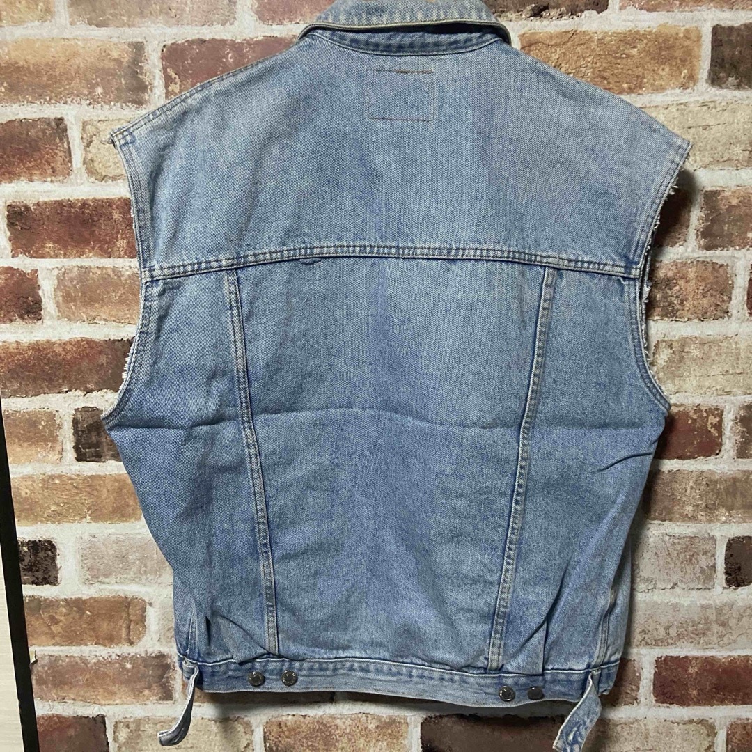 Levi's(リーバイス)の【90s】R67 LEVI’S デニムベスト 古着 デニム リメイクベスト メンズのトップス(ベスト)の商品写真