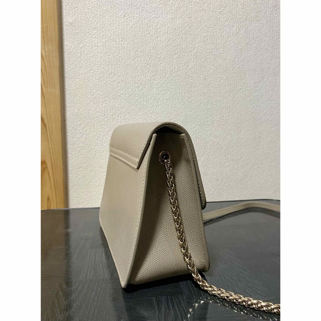 Furla(フルラ)の美品 FURLA フルラ メトロポリス クロスボディバッグ グレー系 レディースのバッグ(ショルダーバッグ)の商品写真