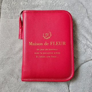 メゾンドフルール(Maison de FLEUR)のMaison de FLEUR マルチケース レッド 赤 便利ケース(ポーチ)
