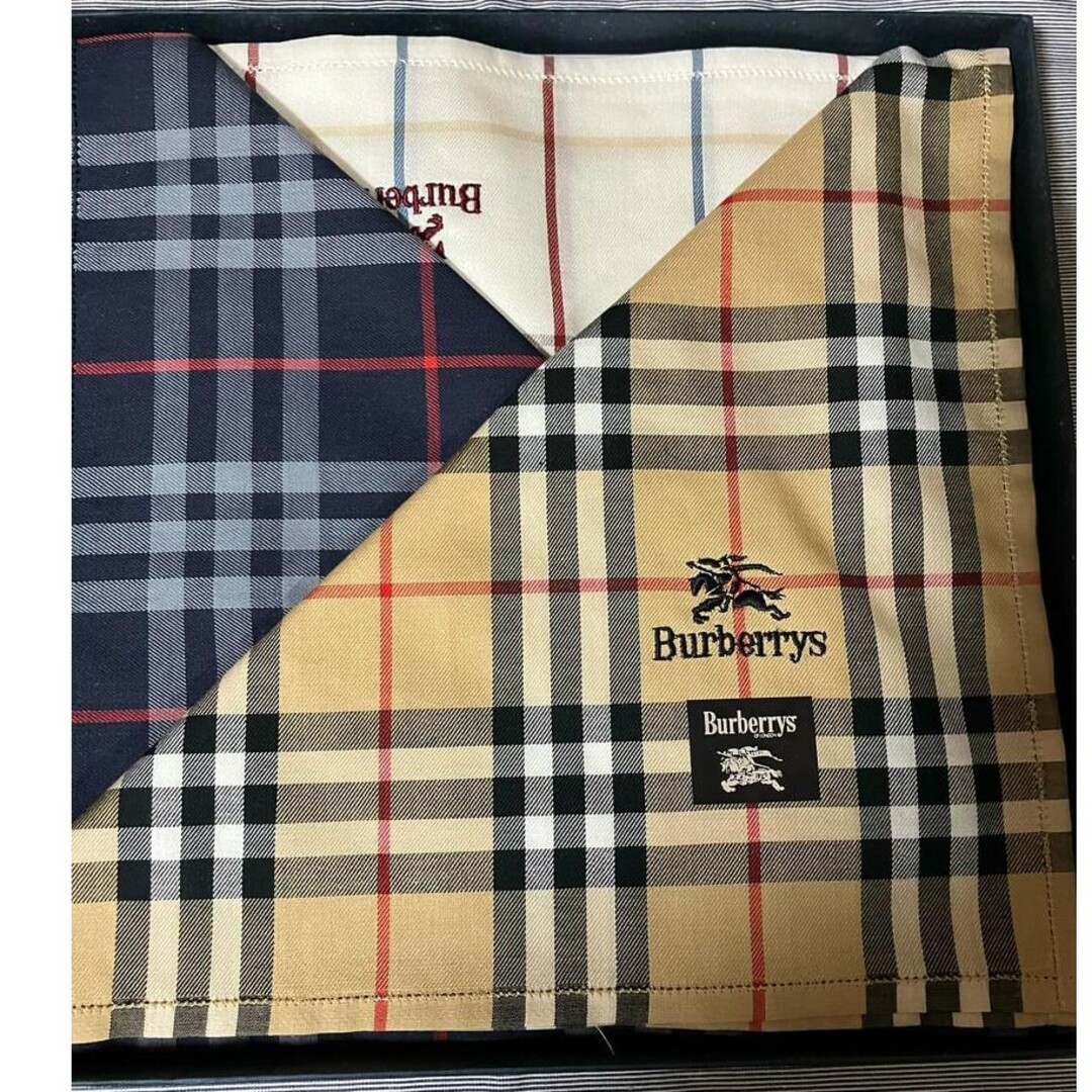 BURBERRY(バーバリー)のバーバリーハンカチ３枚組!ノバチェック定番 レディースのファッション小物(ハンカチ)の商品写真